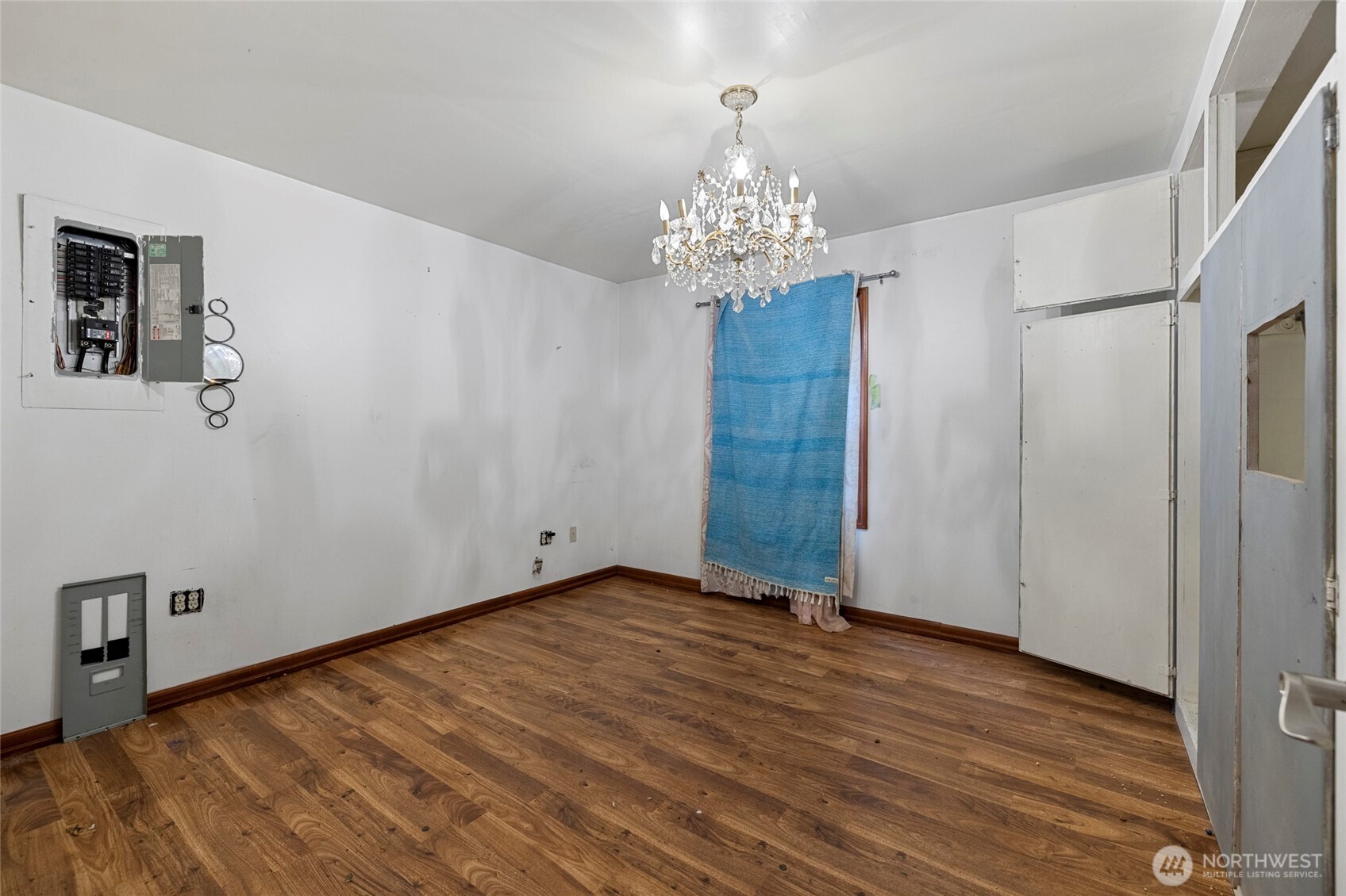 17662 Dunbar Road Mount Vernon, WA 98273 - Photo 9 of 18 a view of an empty room with wooden floor
