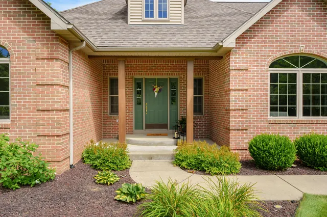 $955,000 | 332 Blarney Lane, Plainwell, MI 49080