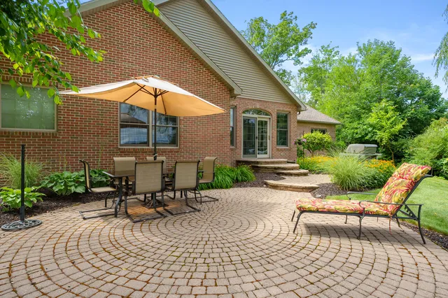 $955,000 | 332 Blarney Lane, Plainwell, MI 49080