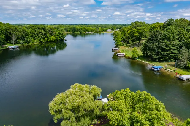 $955,000 | 332 Blarney Lane, Plainwell, MI 49080