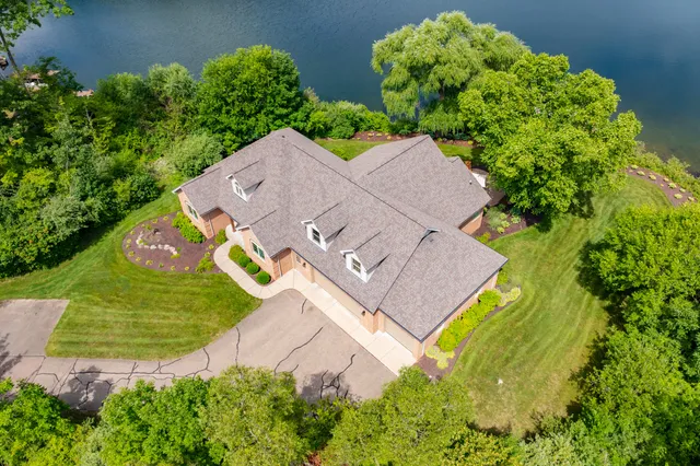 $955,000 | 332 Blarney Lane, Plainwell, MI 49080