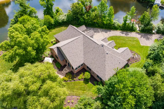 $955,000 | 332 Blarney Lane, Plainwell, MI 49080
