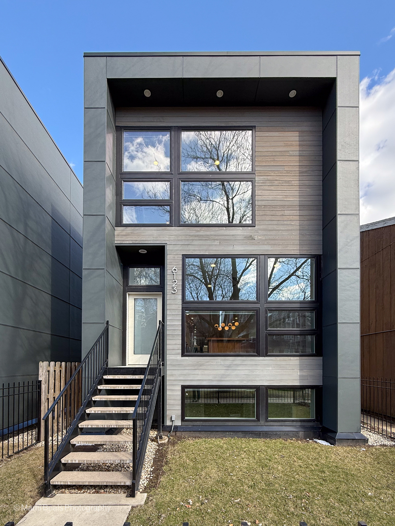 6123 South Ellis Avenue Chicago, IL 60637 - Photo 1 of 31 a view of a entryway door of the house