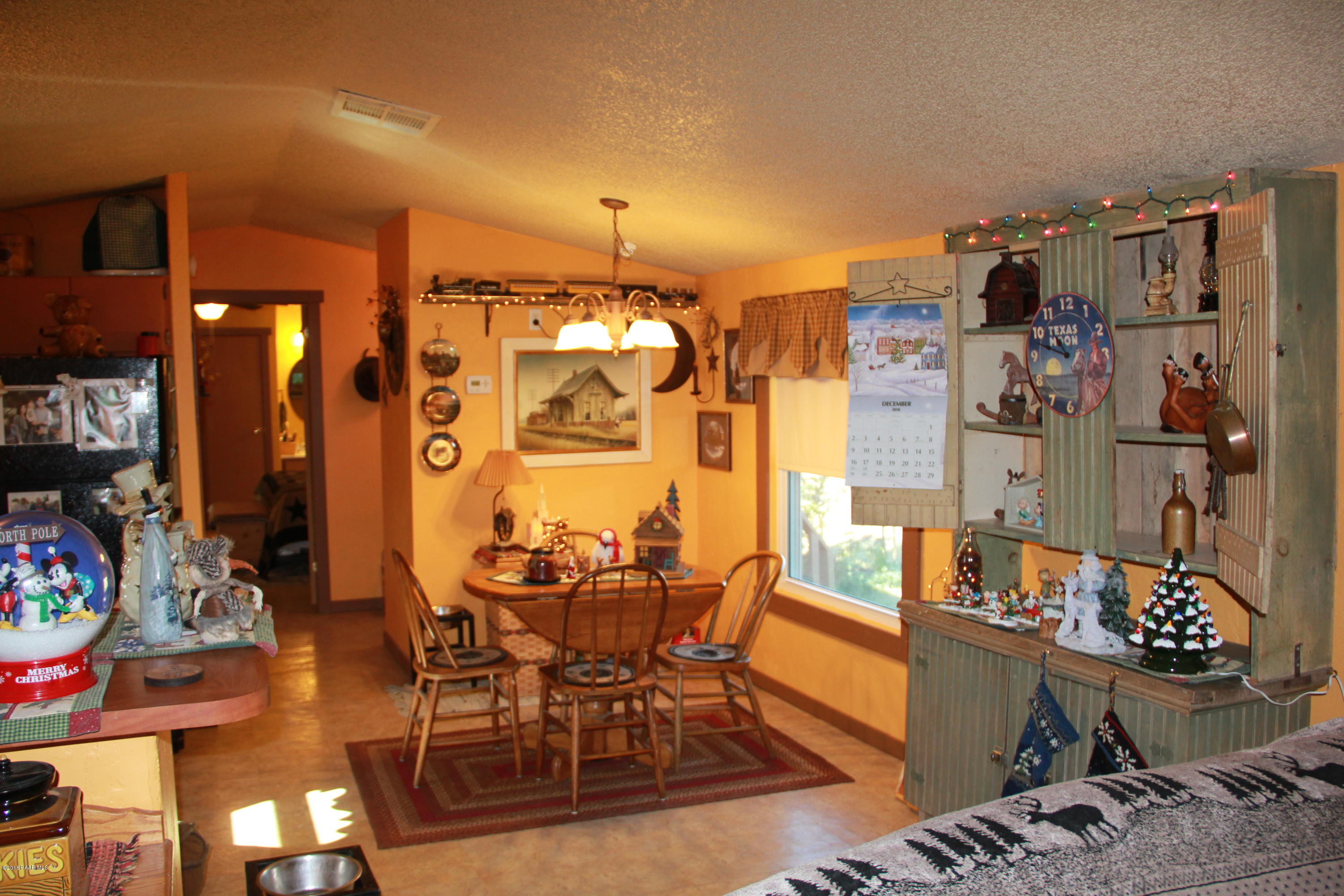 6670 Windmill Road Skull Valley, AZ 86338 - Photo 7 of 26 Dining area