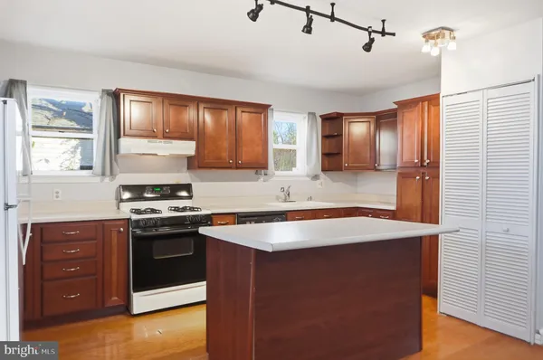 $2,399 | 3026 Channing Street Northeast, Washington, DC 20018
