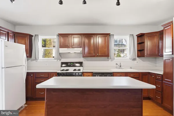 $2,399 | 3026 Channing Street Northeast, Washington, DC 20018