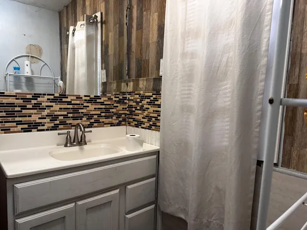 $89,000 | 482 South Float Avenue, Freeport, IL 61032