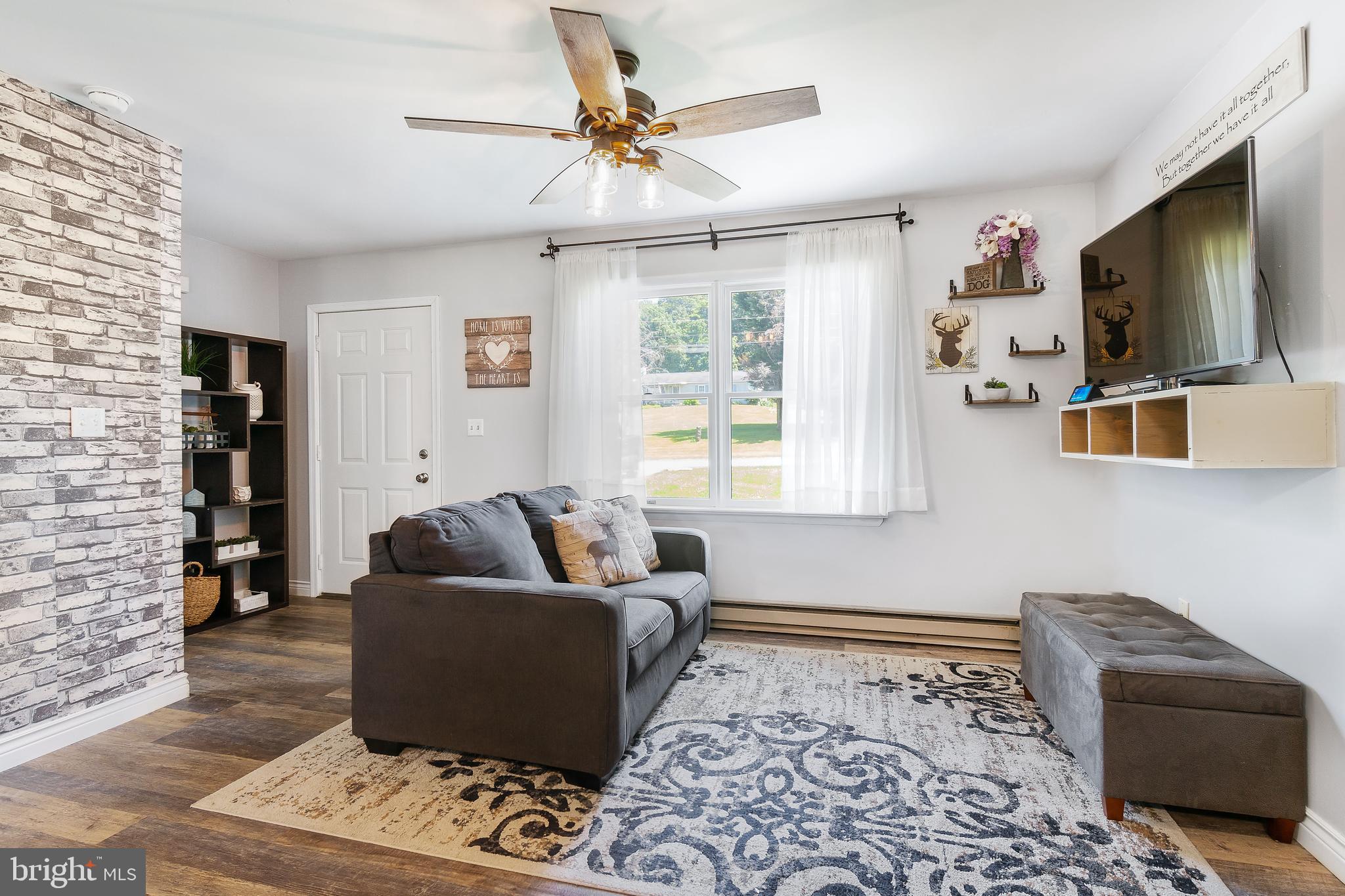 190 Kirks Mill Road Nottingham, PA 19362 - Photo 4 of 20 Bright, sunny living room with upgraded floors