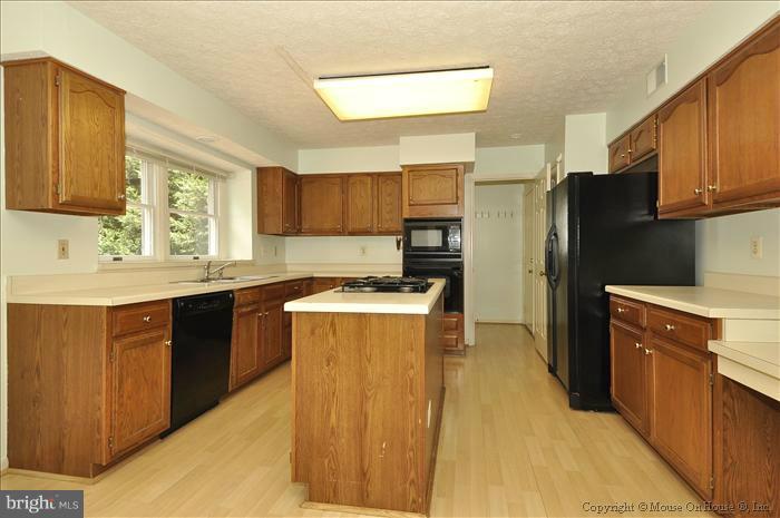 13400 Bregman Road Silver Spring, MD 20904 - Photo 6 of 7 Kitchen
