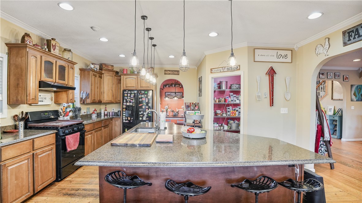 1320 Empire Road Jesup, GA 31545 - Photo 19 of 47 Kitchen with large island and walk in pantry