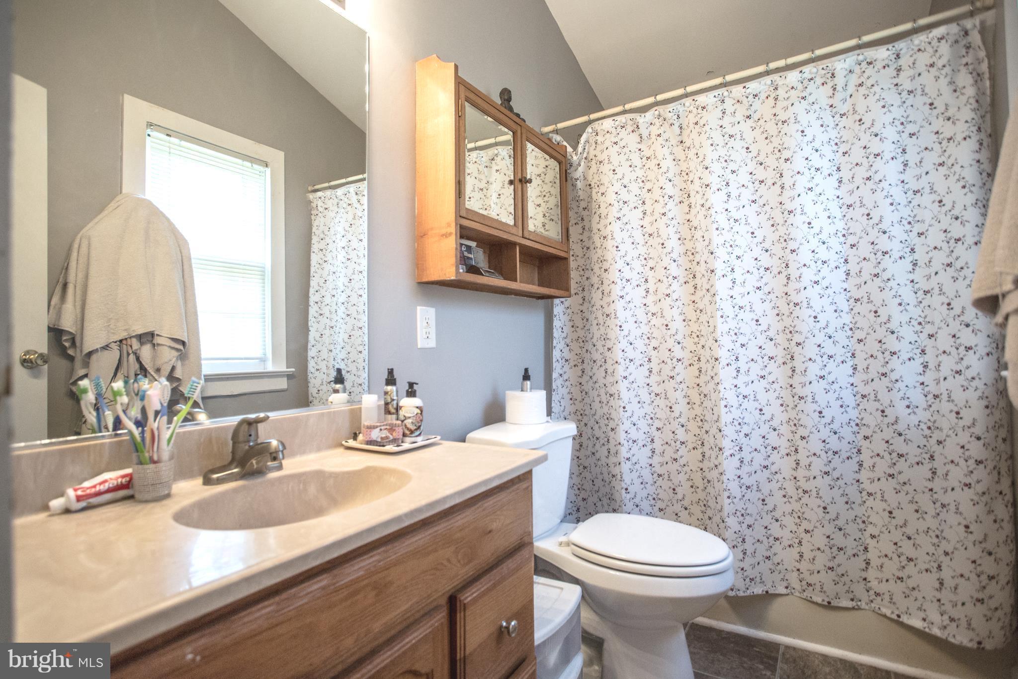 9521 Old Waterloo Road Warrenton, VA 20186 - Photo 9 of 20 Bath
