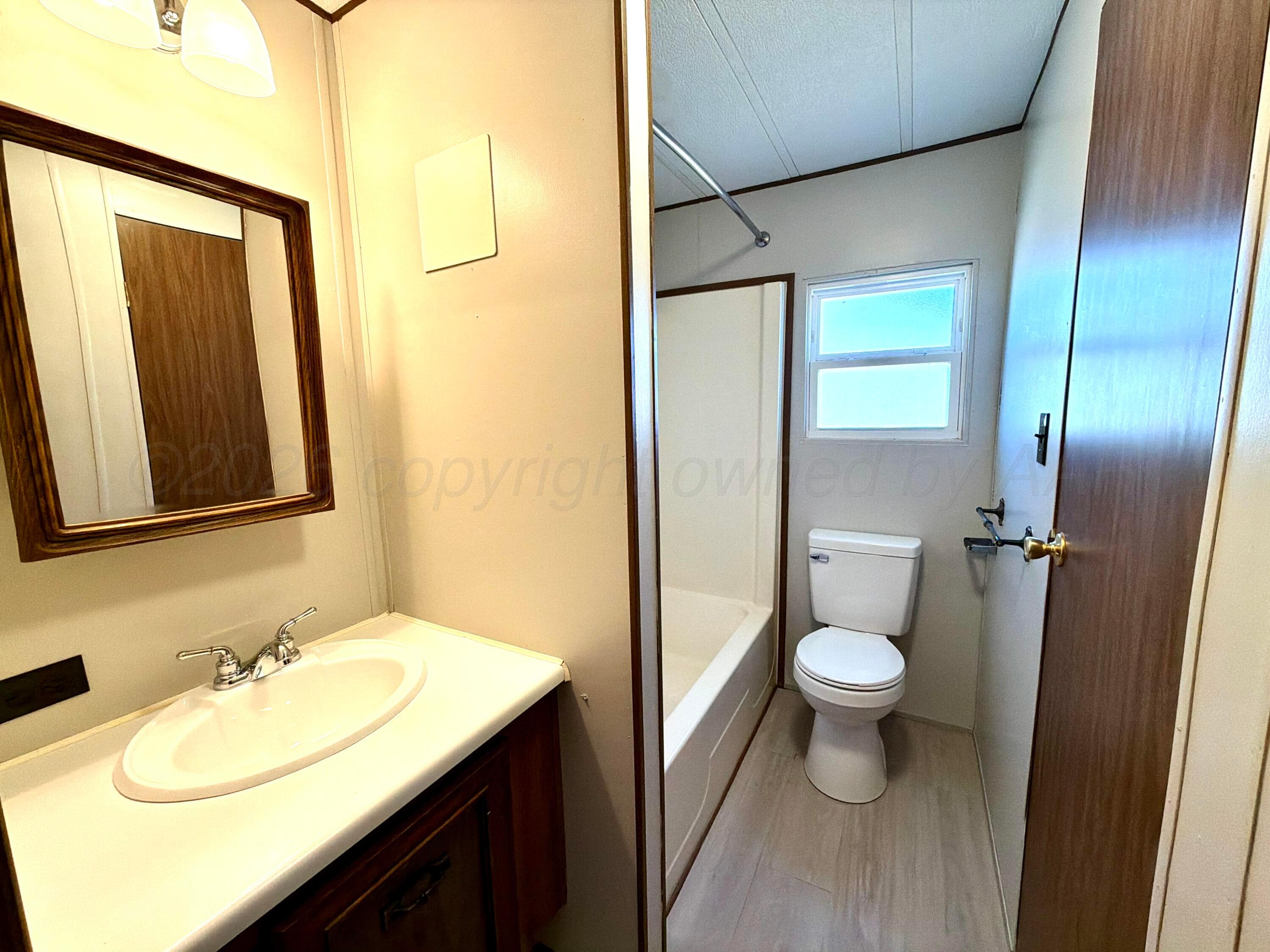 4409 Southeast 25th Avenue Amarillo, TX 79103 - Photo 33 of 38 spare Bath
