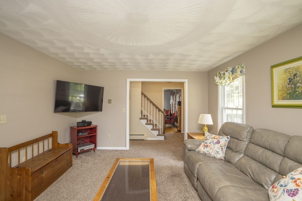 96 Debora Road North Attleboro, MA 02760 - Photo 11 of 40 Gallery Image 11