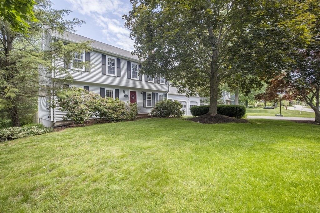 96 Debora Road North Attleboro, MA 02760 - Photo 2 of 40 Gallery Image 2