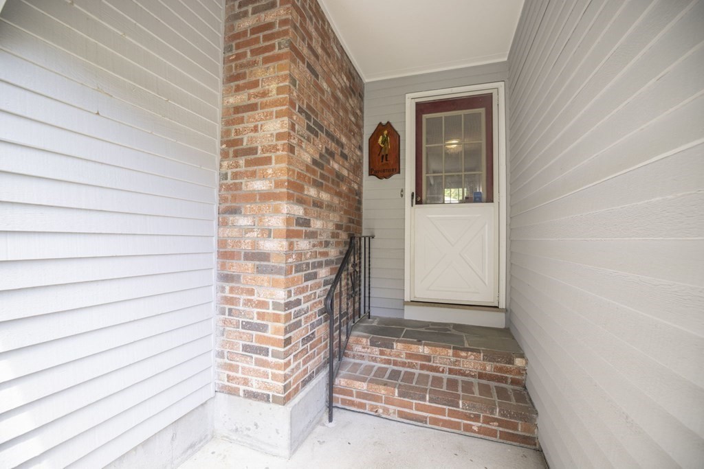 96 Debora Road North Attleboro, MA 02760 - Photo 6 of 40 Gallery Image 6