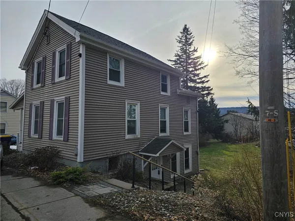 $950 | 25 Elm Street, Tully, NY 13159