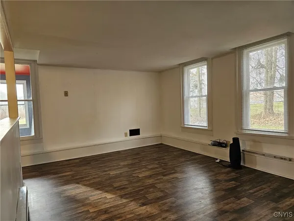 $950 | 25 Elm Street, Tully, NY 13159
