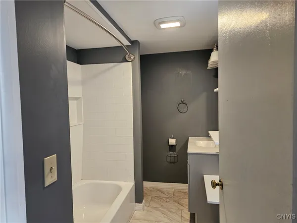 $950 | 25 Elm Street, Tully, NY 13159