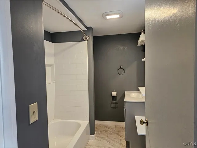 $950 | 25 Elm Street, Tully, NY 13159