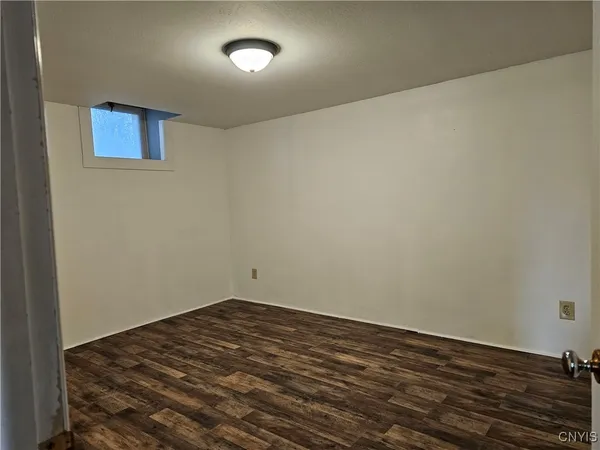$950 | 25 Elm Street, Tully, NY 13159