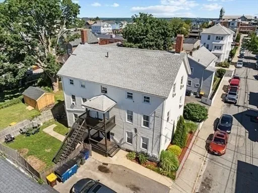 $1,950 | 129 Melville Street, Unit 2W, Fall River, MA 02724