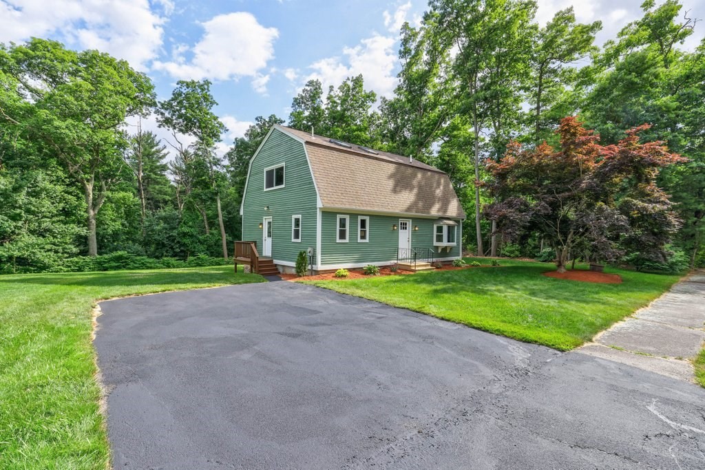 6 Lexington Road Northborough, MA 01532 - Photo 3 of 37 Gallery Image 3