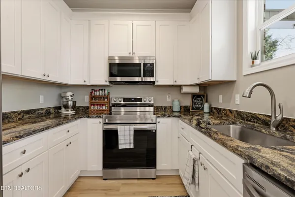 $529,000 | 115 Crossroads Boulevard, Oak Ridge, TN 37830