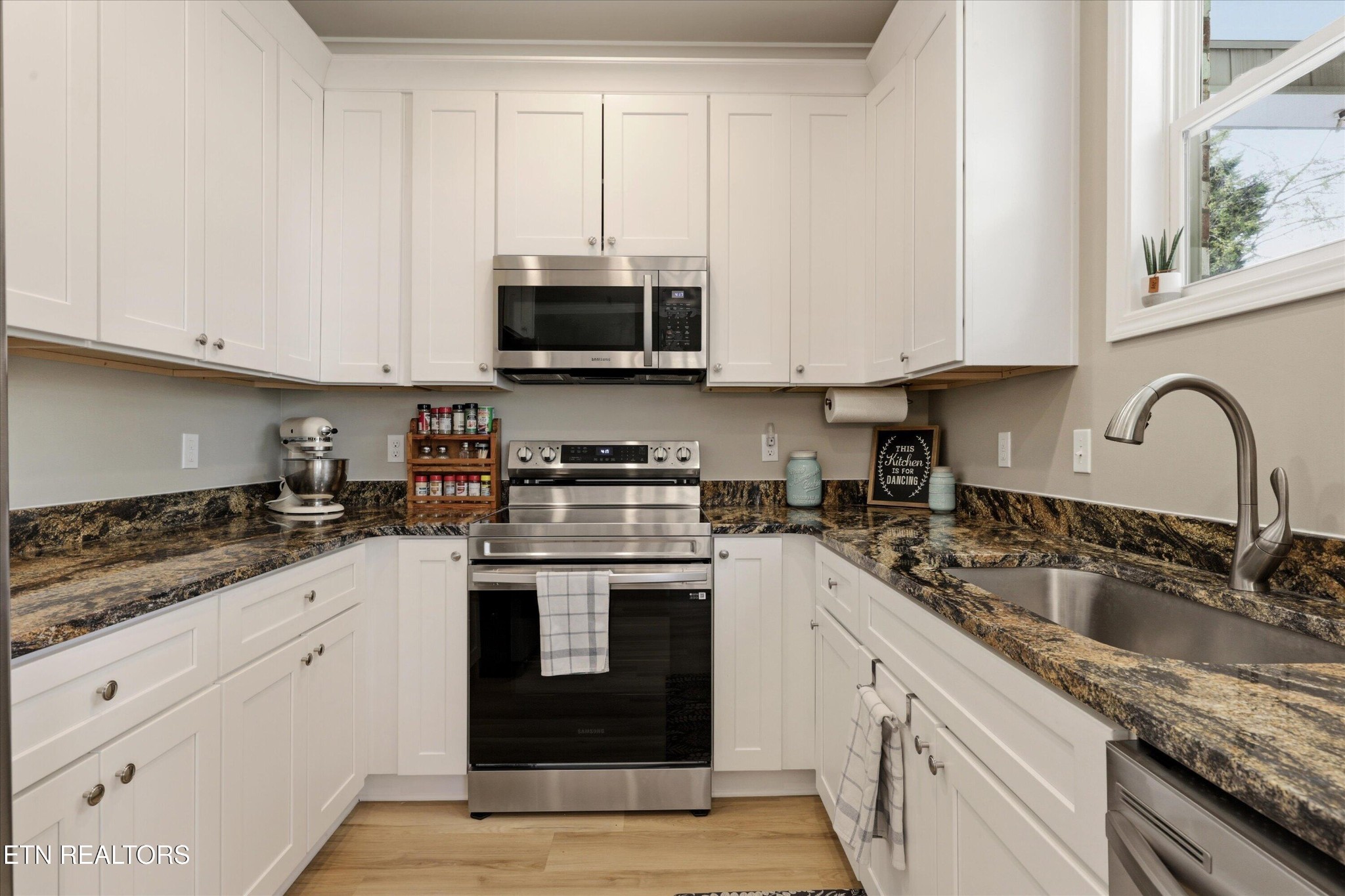 115 Crossroads Boulevard Oak Ridge, TN 37830 - Photo 13 of 39