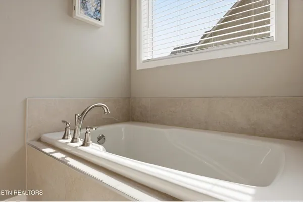 $529,000 | 115 Crossroads Boulevard, Oak Ridge, TN 37830