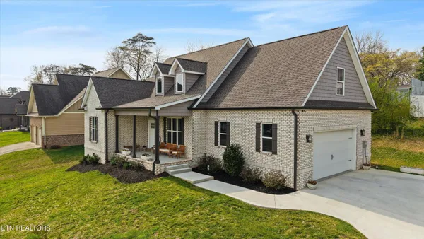 $529,000 | 115 Crossroads Boulevard, Oak Ridge, TN 37830