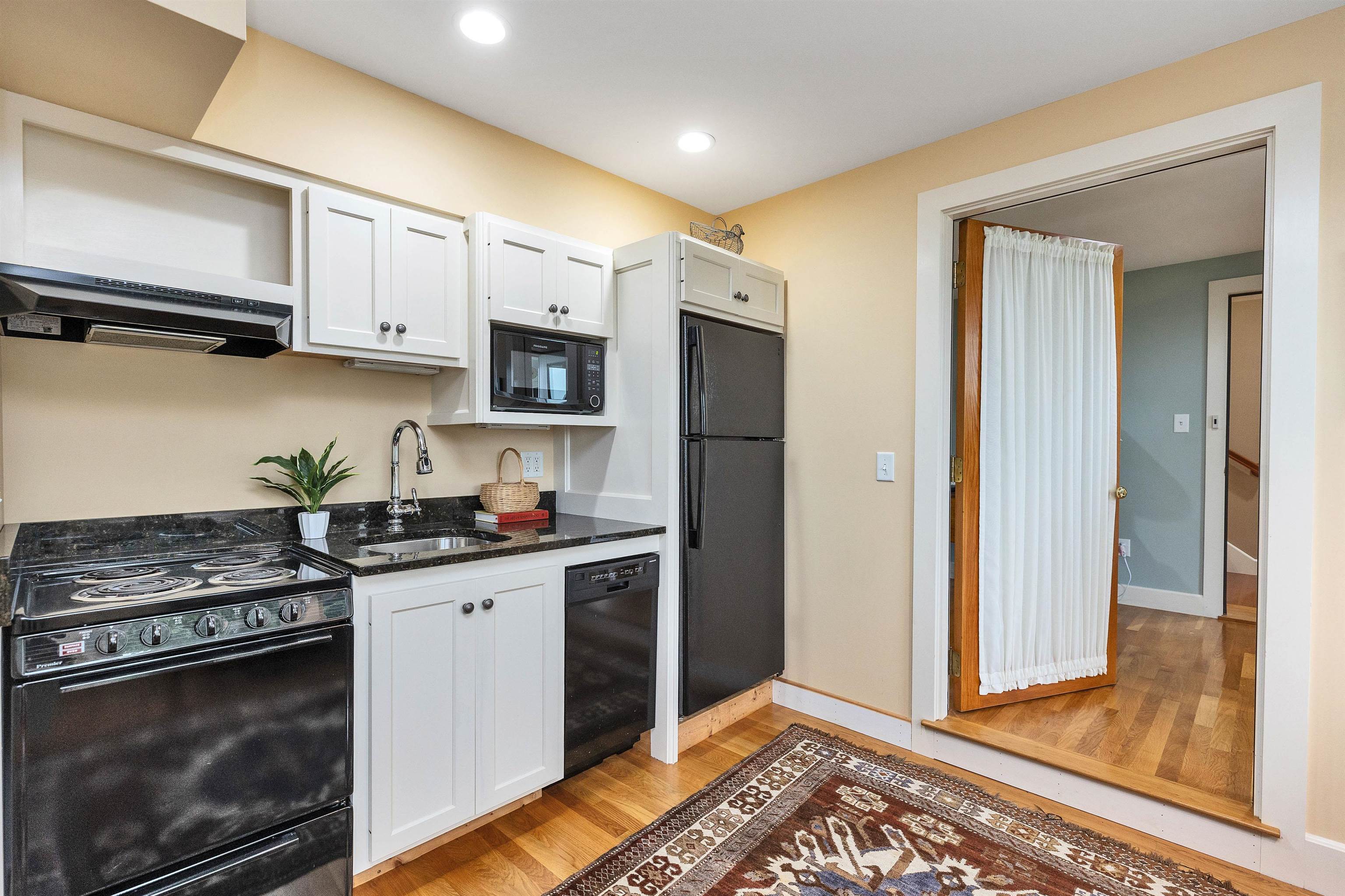 24 Old Amherst Road Mont Vernon, NH 03057 - Photo 21 of 60