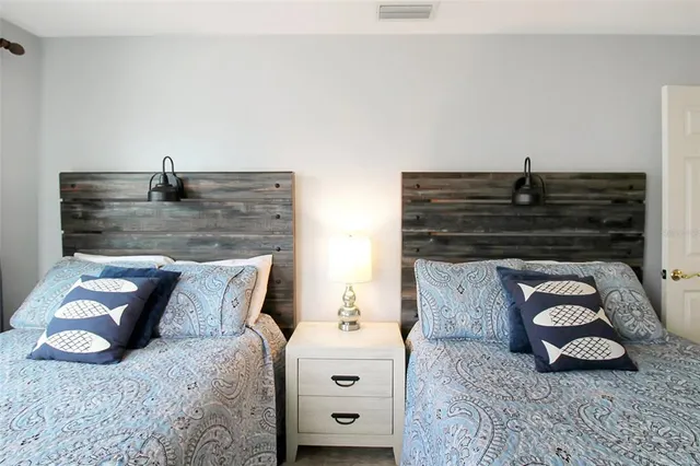 $8,100 | 1373 Siesta Bayside Drive, Unit 1373C, Sarasota, FL 34242