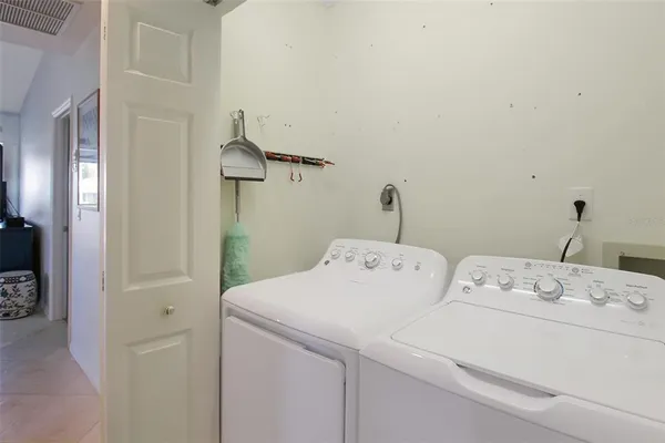 $8,100 | 1373 Siesta Bayside Drive, Unit 1373C, Sarasota, FL 34242