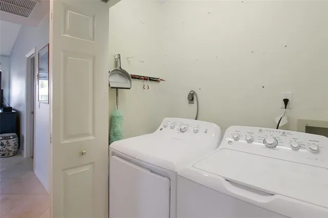 $8,100 | 1373 Siesta Bayside Drive, Unit 1373C, Sarasota, FL 34242