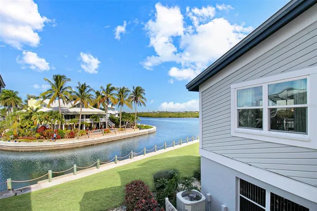 $8,100 | 1373 Siesta Bayside Drive, Unit 1373C, Sarasota, FL 34242