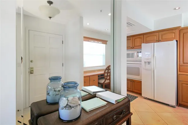 $8,100 | 1373 Siesta Bayside Drive, Unit 1373C, Sarasota, FL 34242