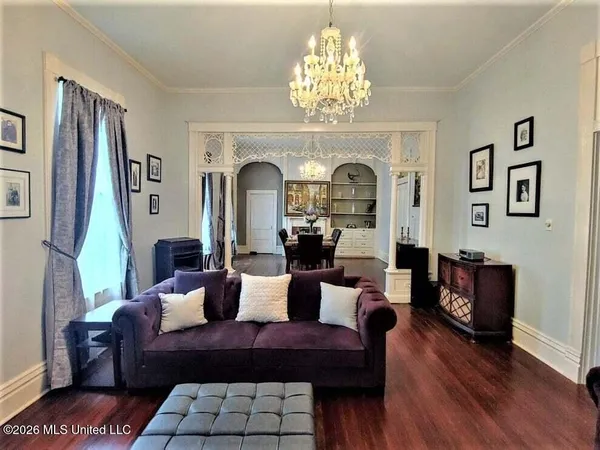$319,000 | 107 Arlington Avenue, Natchez, MS 39120