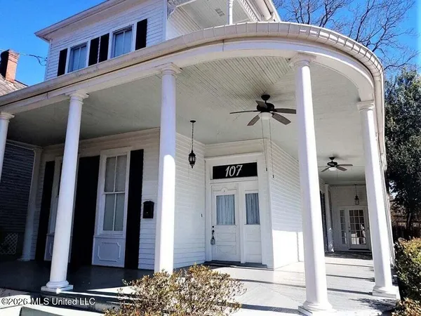 $319,000 | 107 Arlington Avenue, Natchez, MS 39120