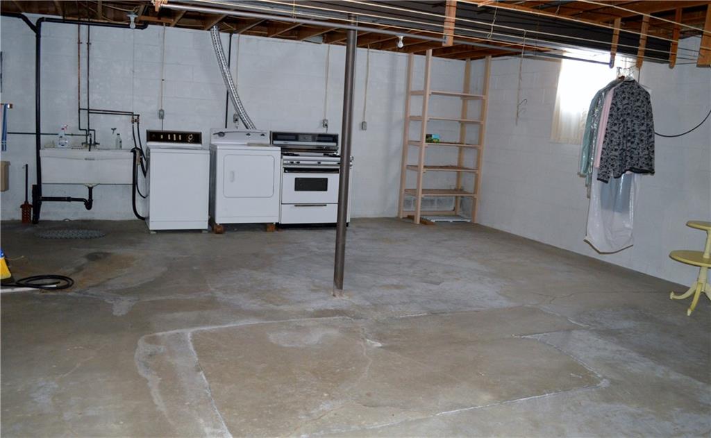 3150 Kane Road Aliquippa, PA 15001 - Photo 15 of 22 Massive, dry basement