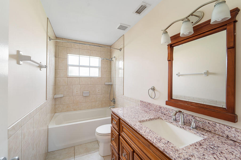 189 Raintree Trail Jupiter, FL 33458 - Photo 14 of 24 189 Raintree