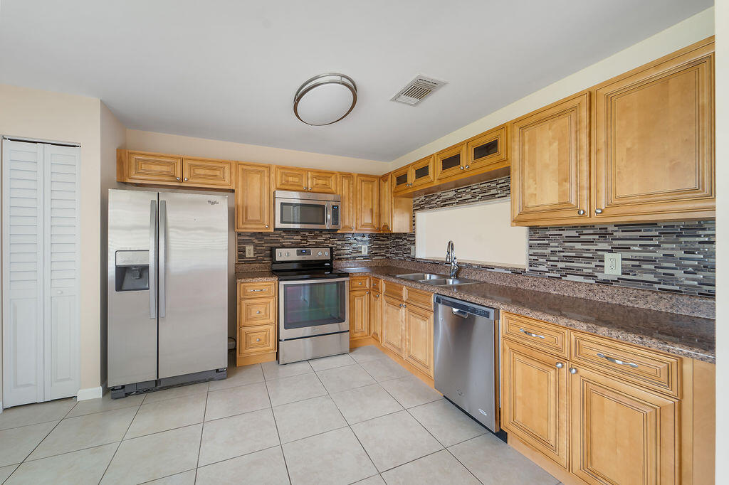 189 Raintree Trail Jupiter, FL 33458 - Photo 2 of 24 189 Raintree