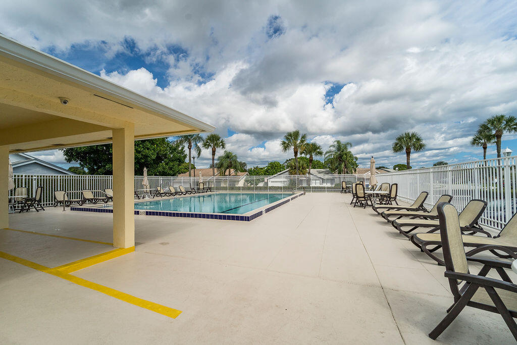 189 Raintree Trail Jupiter, FL 33458 - Photo 22 of 24 189 Raintree