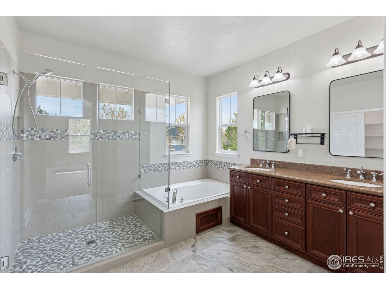 3530 Willow Road Frederick, CO 80504 - Photo 22 of 40 Primary En-Suite