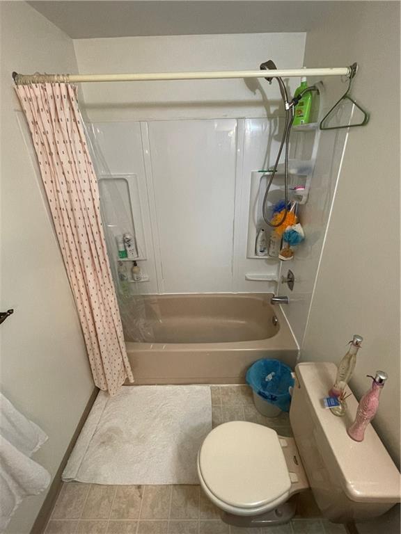 271 Quail Run Road Venetia, PA 15367 - Photo 22 of 30 a bathroom with a sink and a mirror