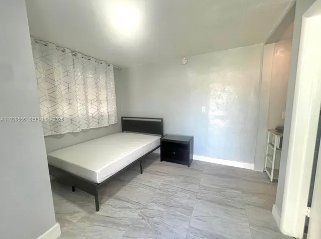 $1,000 | 106 Harvard Road, West Park, FL 33023