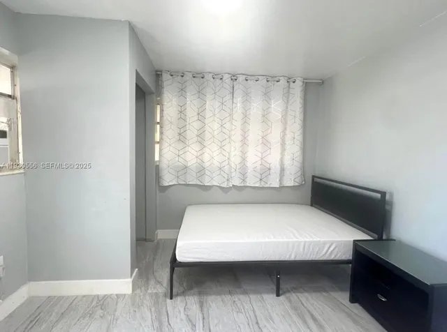 $1,000 | 106 Harvard Road, West Park, FL 33023