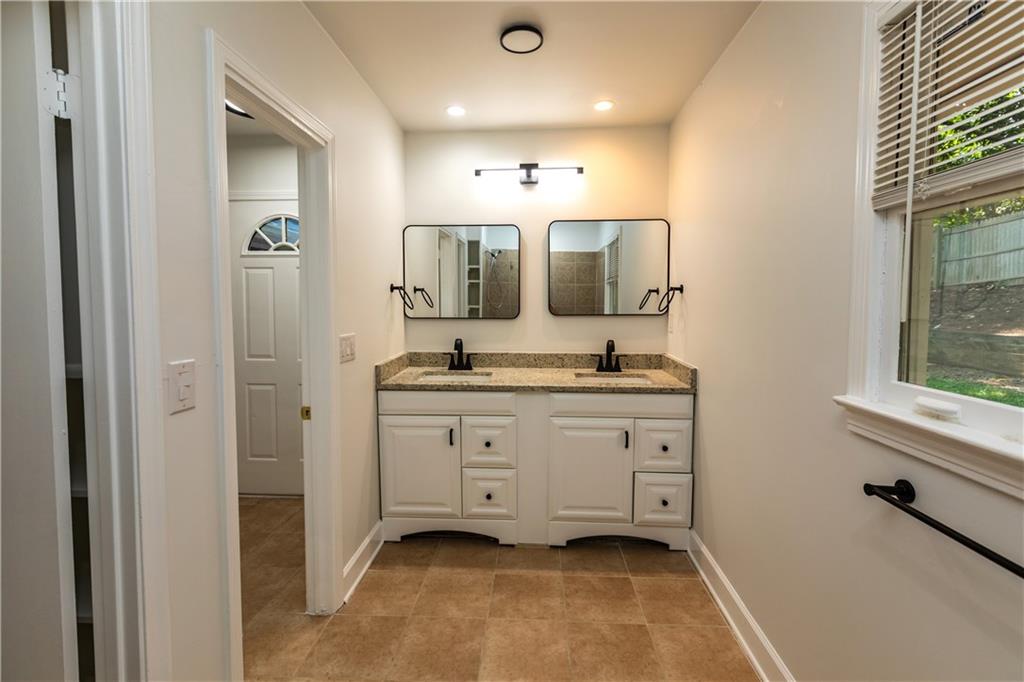 1392 Lively Ridge Road Northeast Atlanta, GA 30329 - Photo 22 of 41