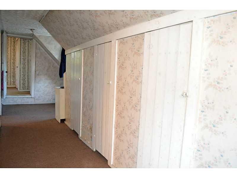 8 Porter Settlement Road Houlton, ME 04730 - Photo 20 of 34 Hallway.