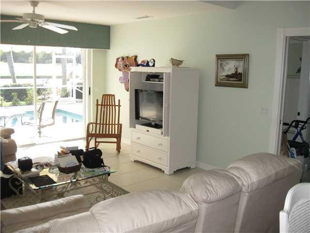 972 Southwest Balmoral Trace Stuart, FL 34997 - Photo 11 of 20 Gallery Image 11