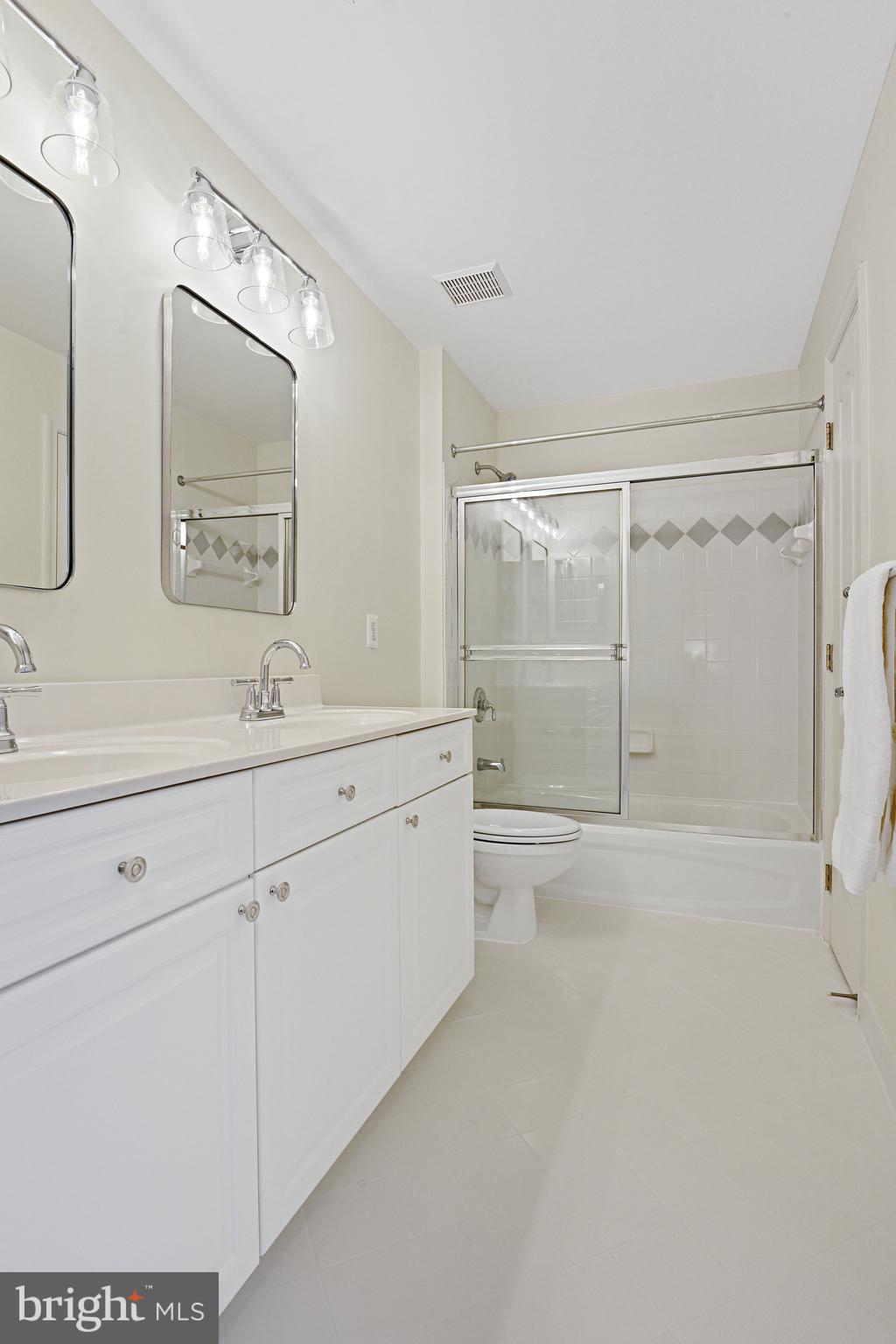 1924 Logan Manor Drive Reston, VA 20190 - Photo 26 of 55 Full Bath (Upper Level 2)